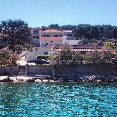 Apartments By The Sea Arbanija, Ciovo - 1085 Trogir Dış mekan fotoğraf