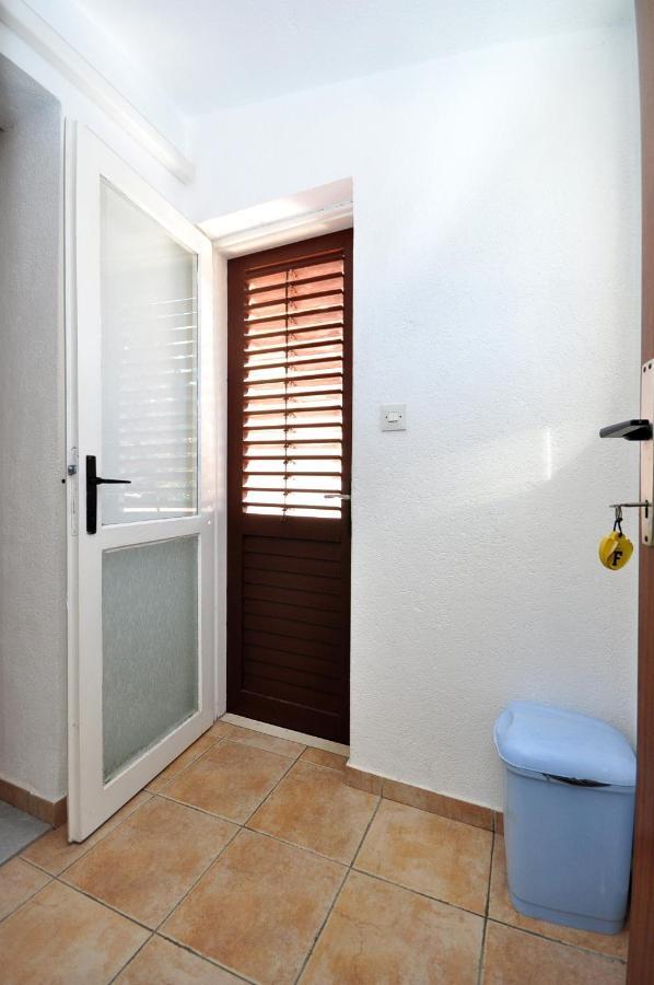 Apartments By The Sea Arbanija, Ciovo - 1085 Trogir Dış mekan fotoğraf